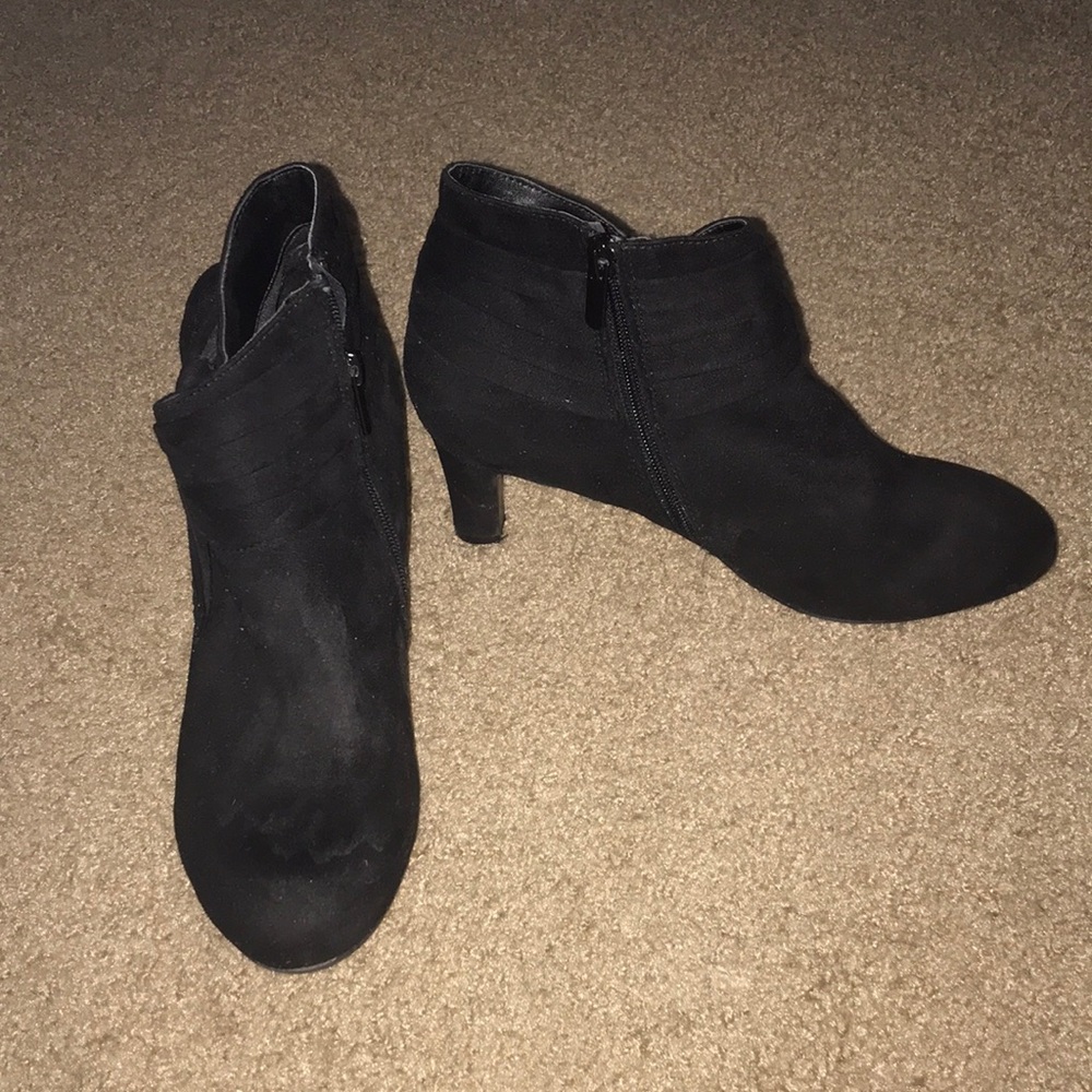 East5th Black Heeled Zip Up Booties with Bow Side